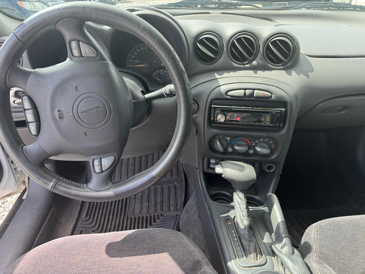 Pontiac Grand Am SE2 sedan 2000