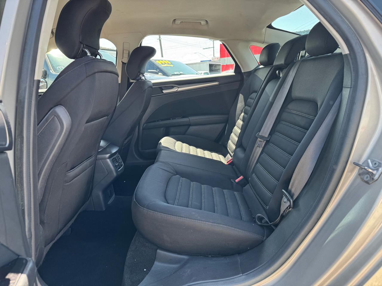 Ford Fusion SE 2015