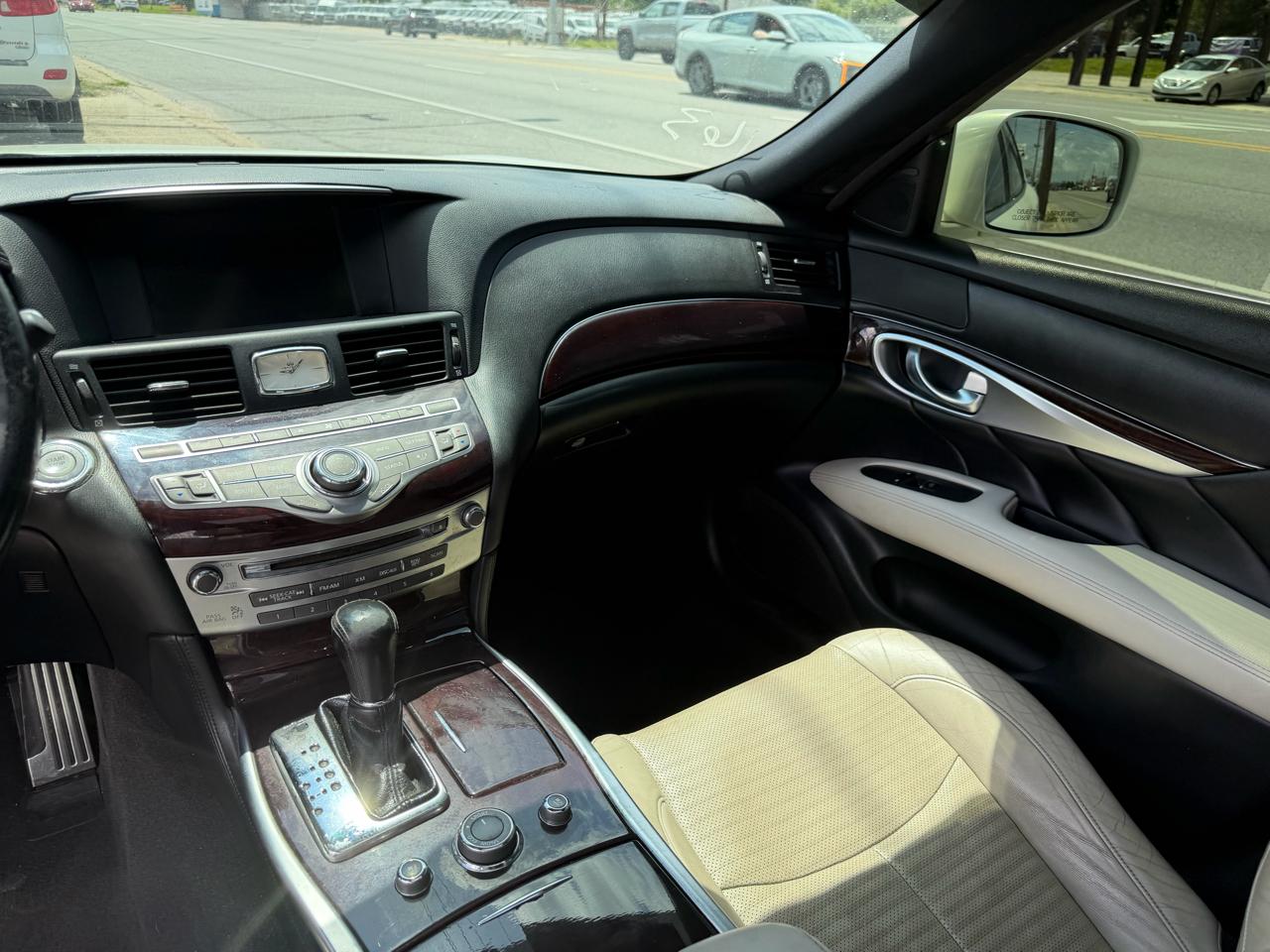 Infiniti M 37 2013