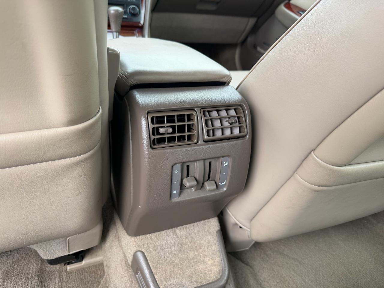 Acura RL 3.5RL with Nav. System 2000