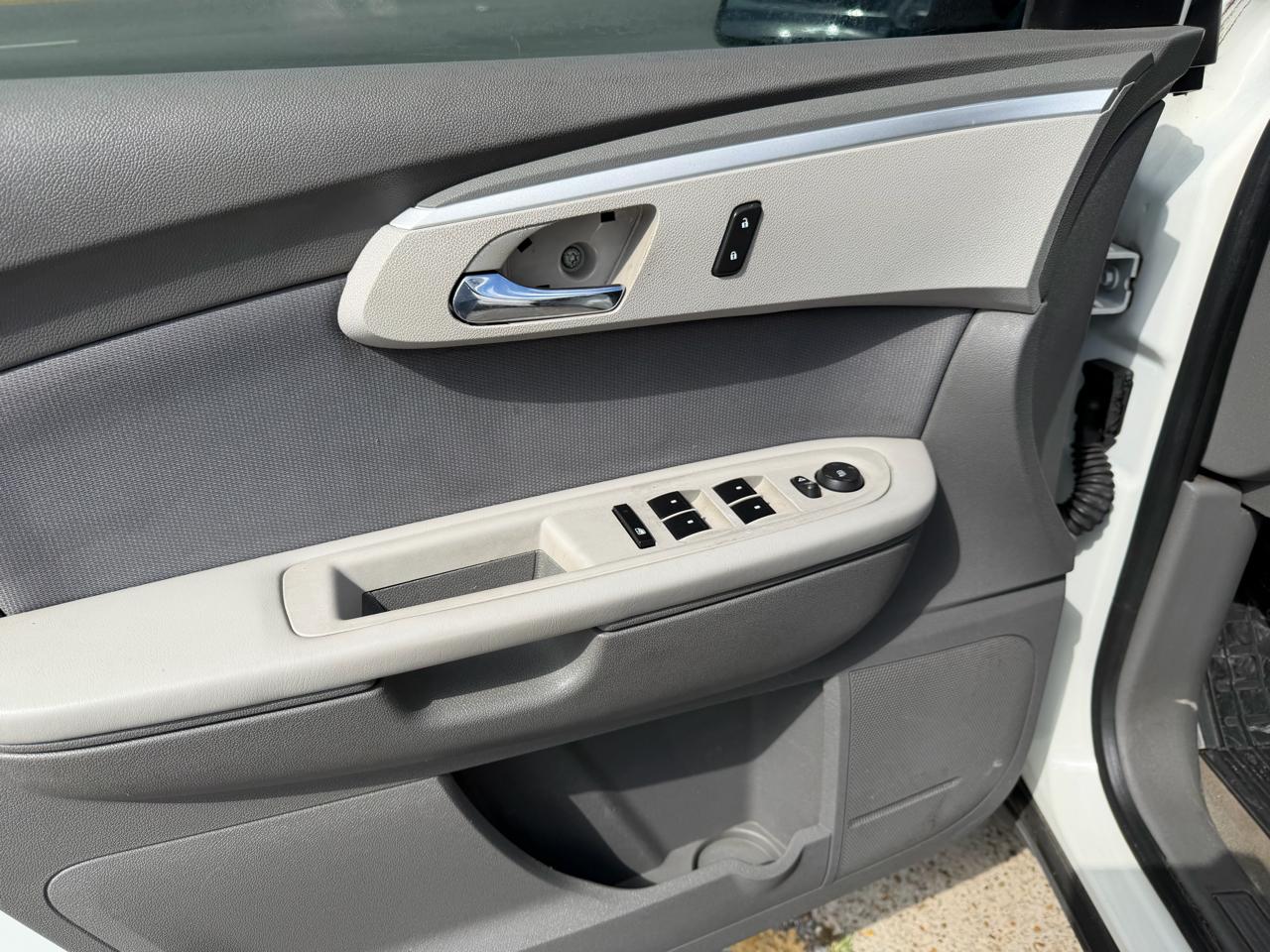 Chevrolet Traverse LS FWD 2011