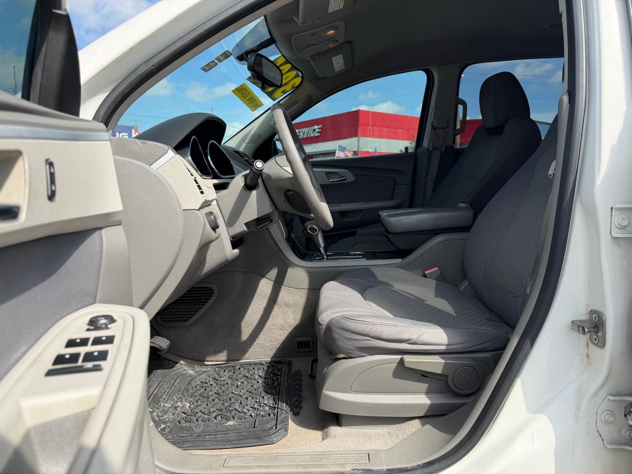 Chevrolet Traverse LS FWD 2011