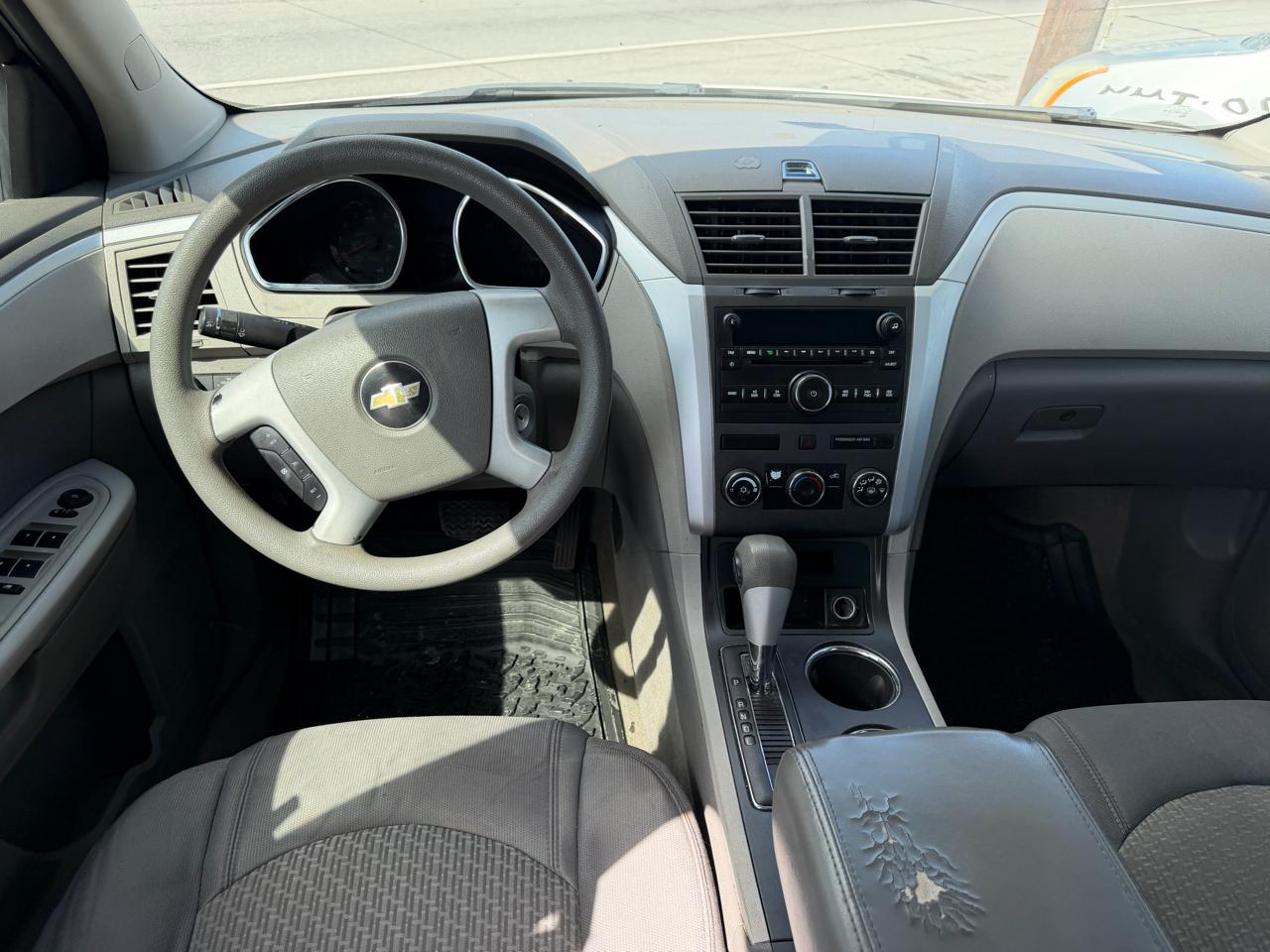 Chevrolet Traverse LS FWD 2011