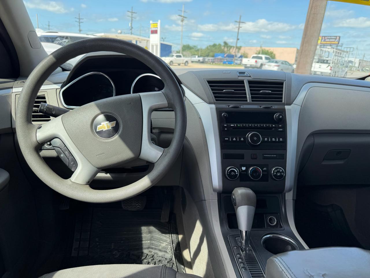 Chevrolet Traverse LS FWD 2011