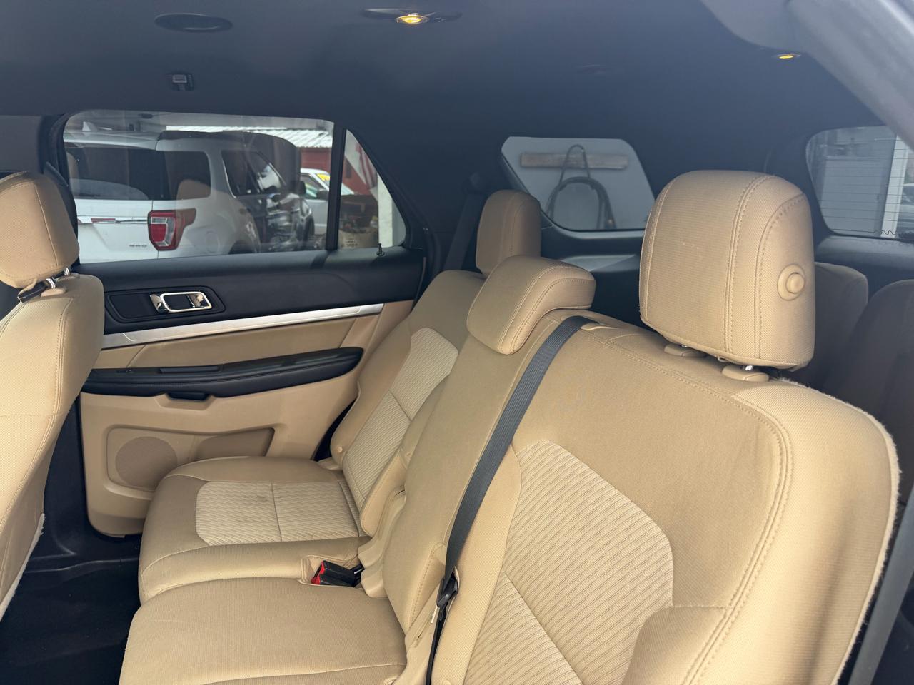 Ford Explorer Base FWD 2016