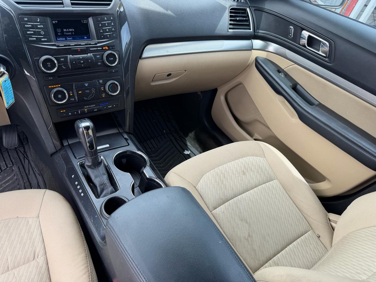 Ford Explorer Base FWD 2016