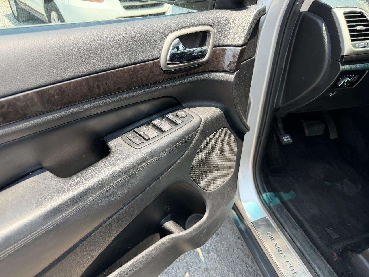 Jeep Grand Cherokee Laredo 2WD 2013