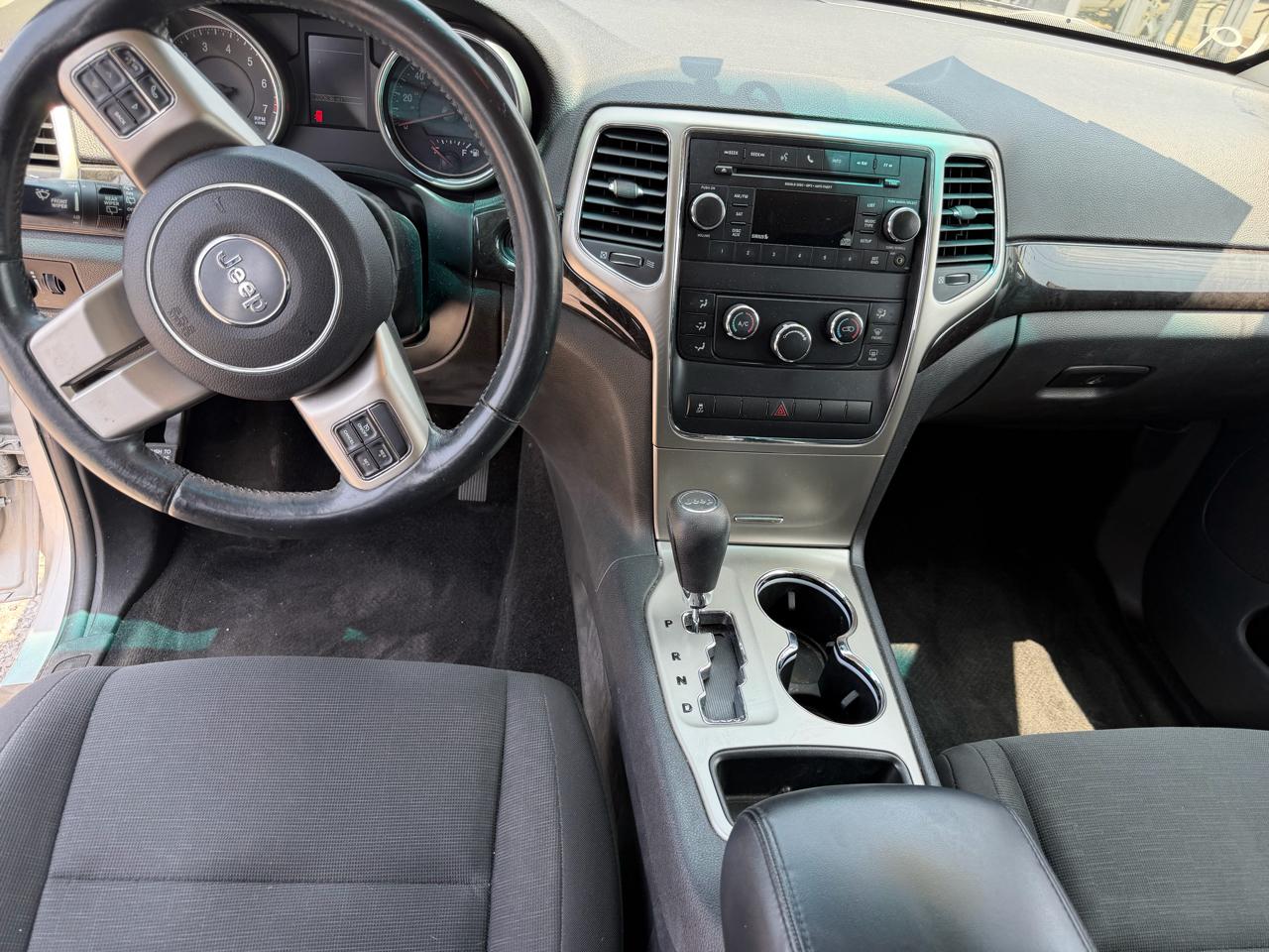 Jeep Grand Cherokee Laredo 2WD 2013