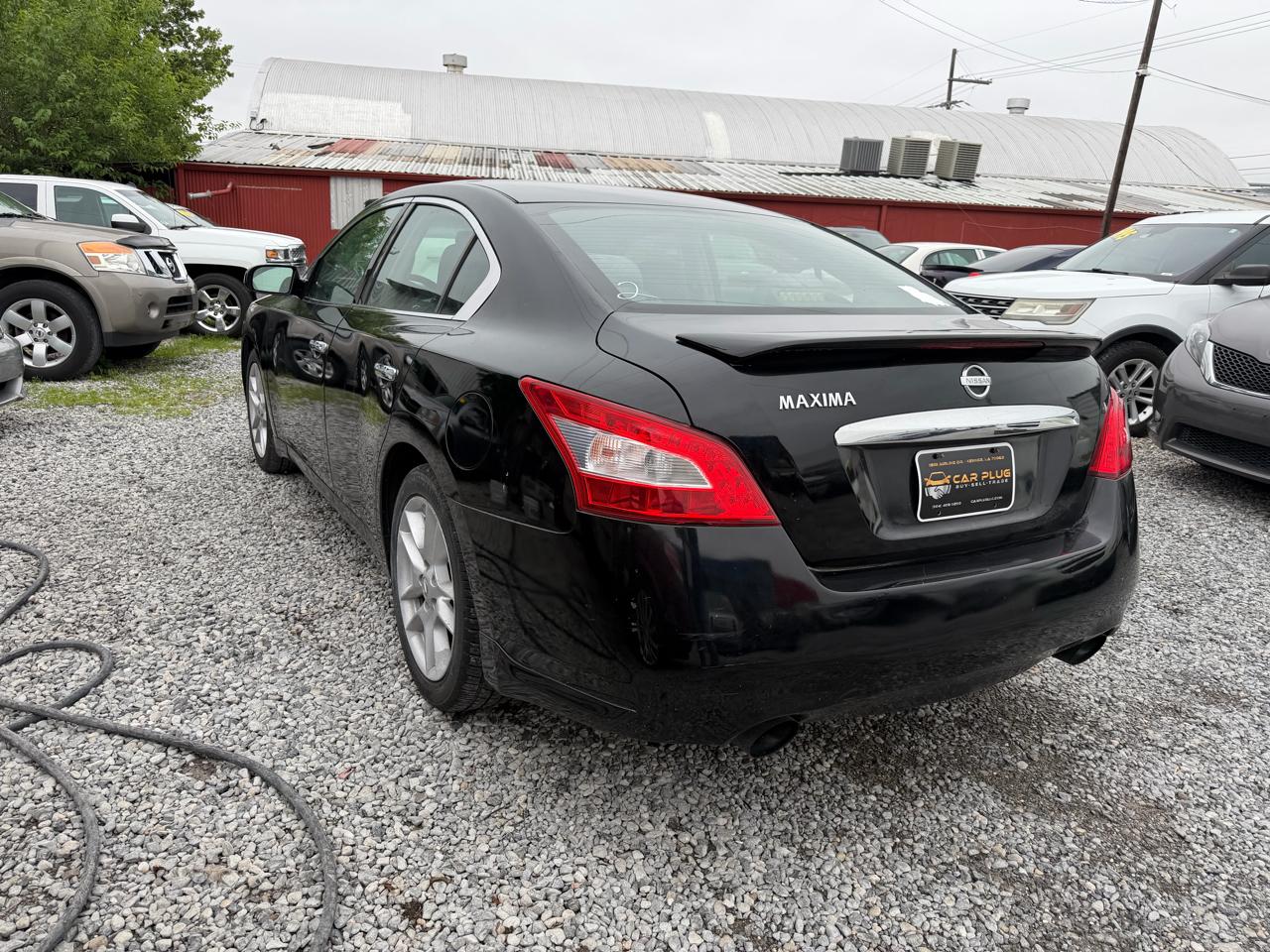 Nissan Maxima SV 2010