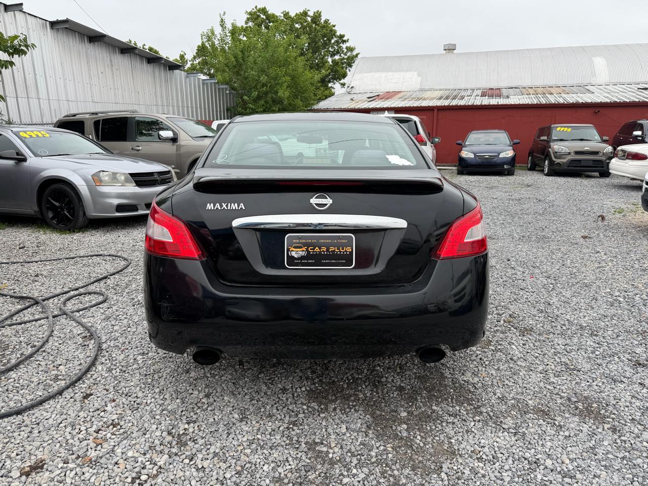 Nissan Maxima SV 2010
