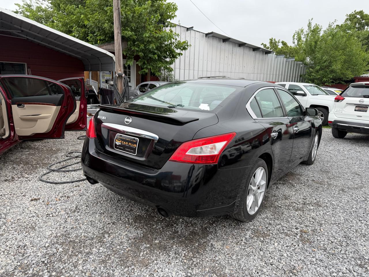 Nissan Maxima SV 2010