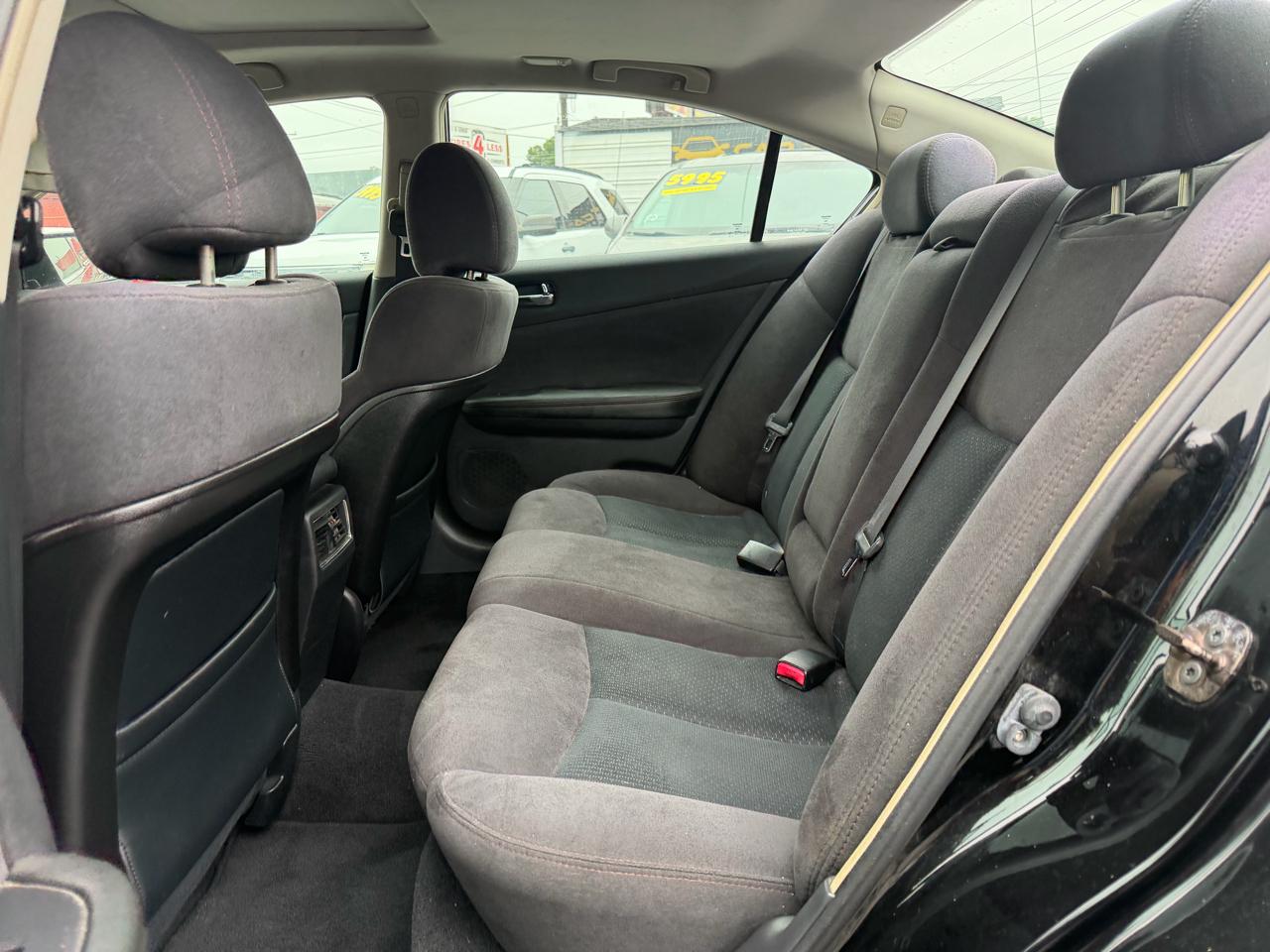 Nissan Maxima SV 2010