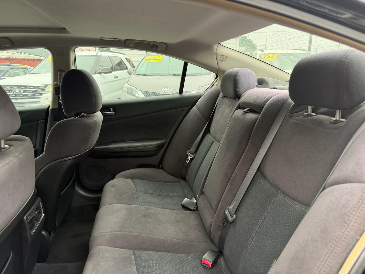 Nissan Maxima SV 2010