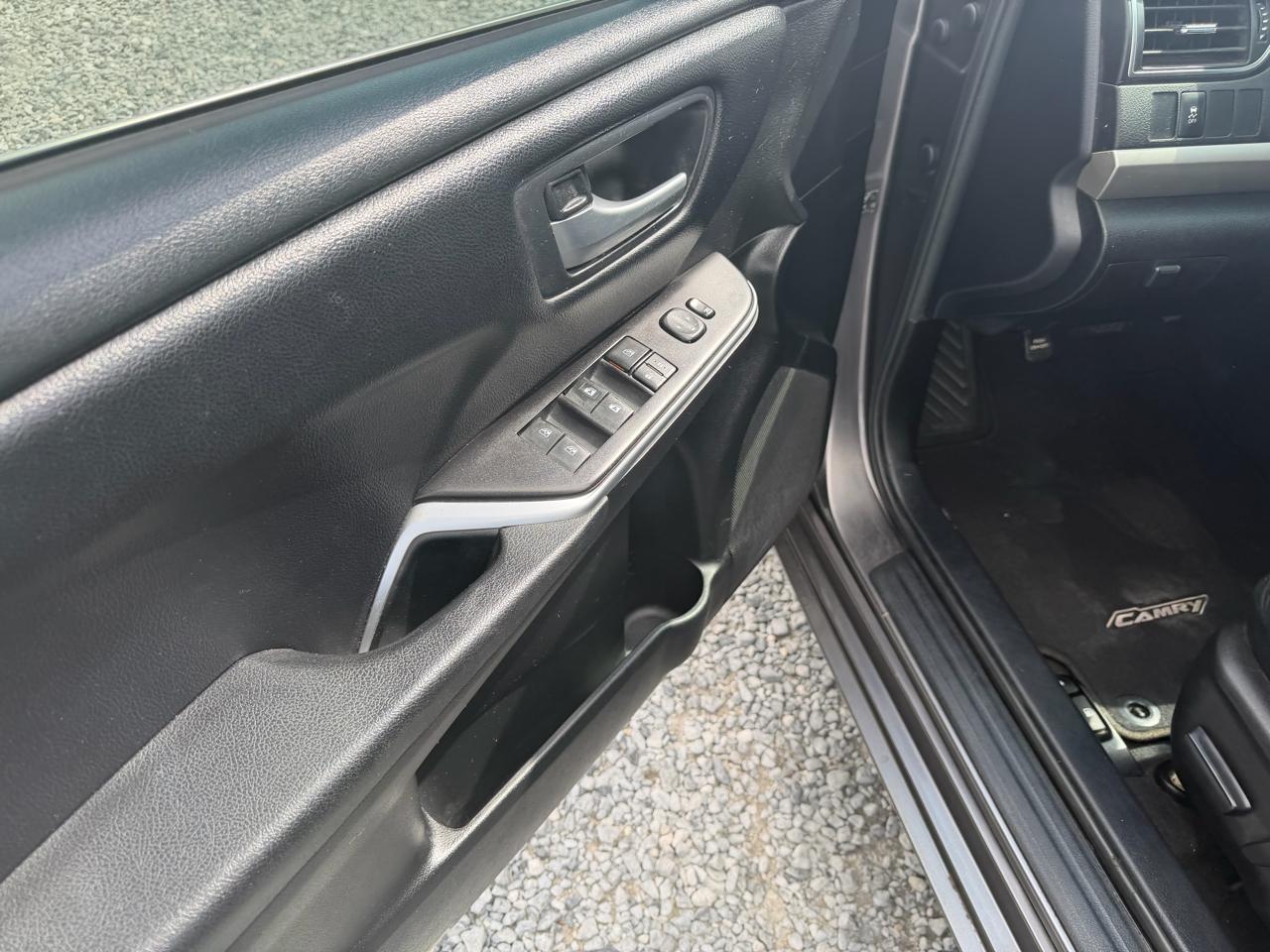 Toyota Camry SE 2017