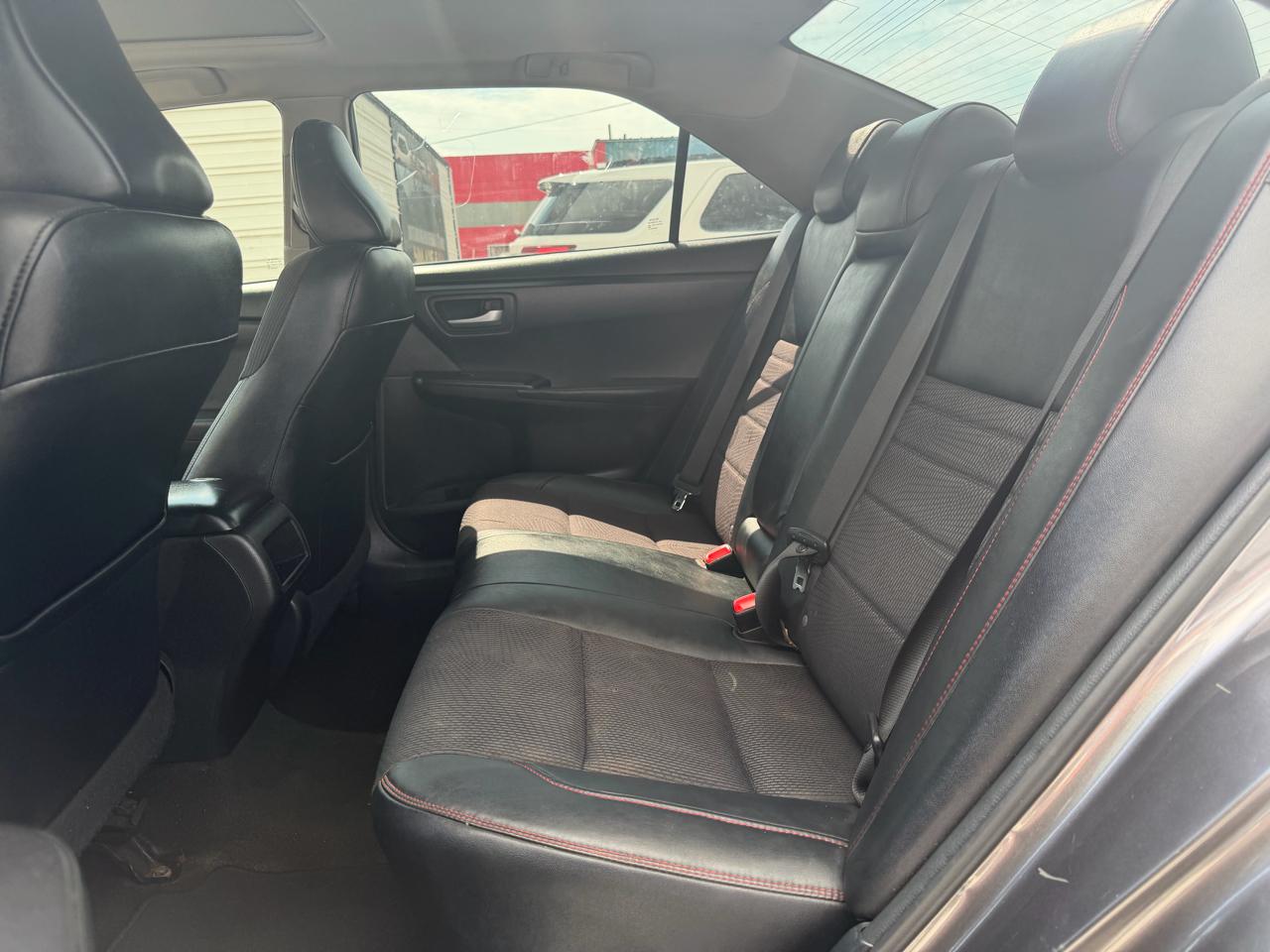 Toyota Camry SE 2017