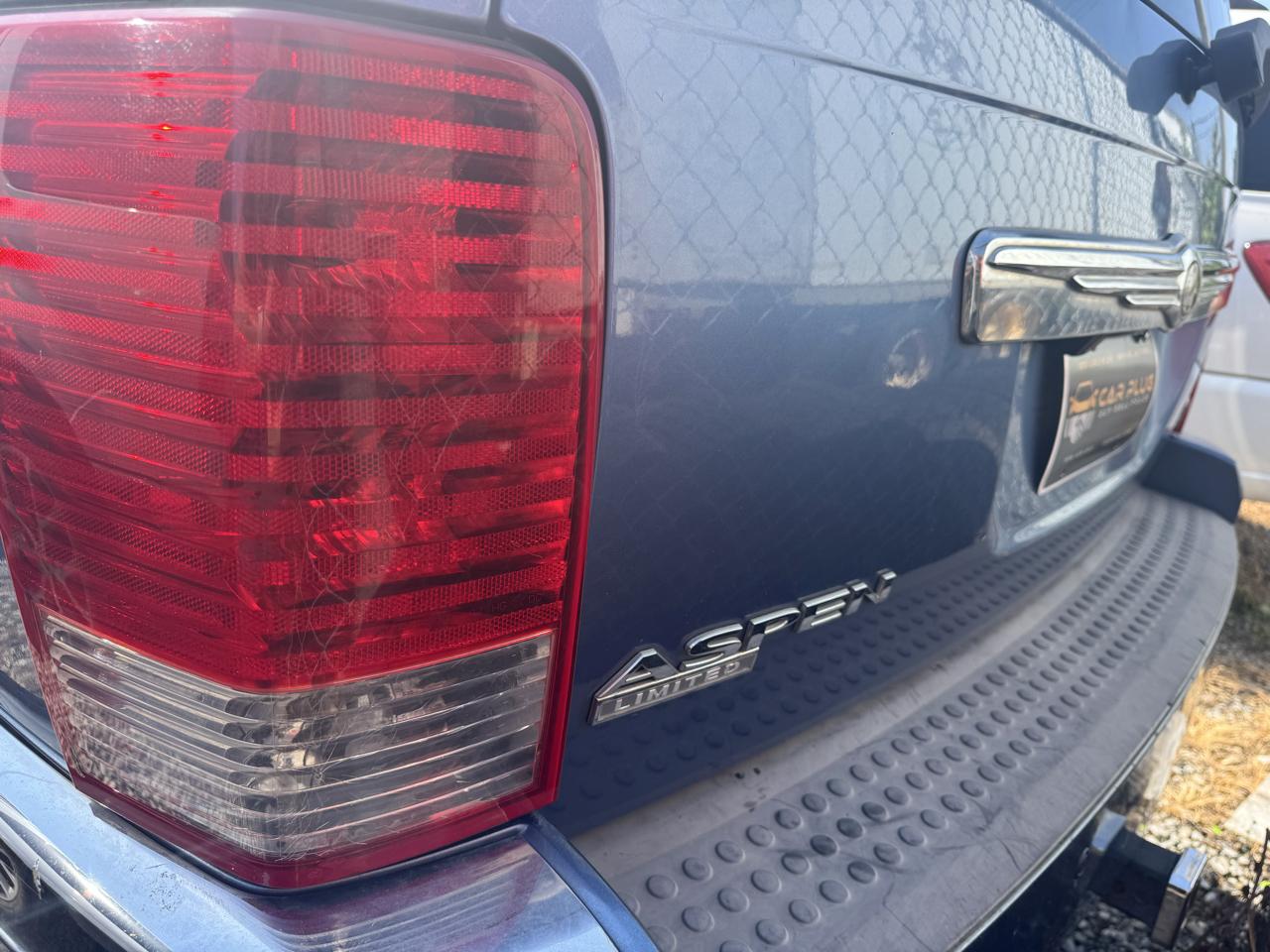 Chrysler Aspen Limited 2WD 2008