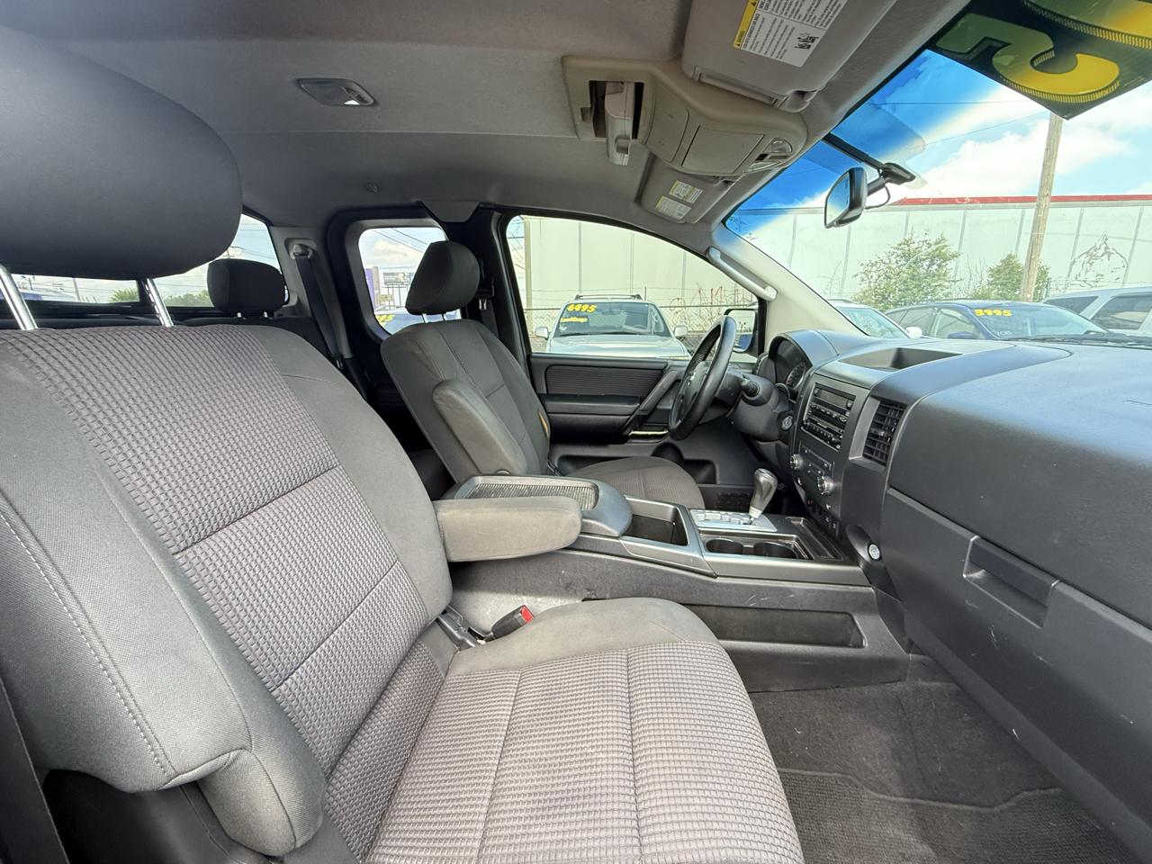 Nissan Titan SV King Cab 2WD 2011