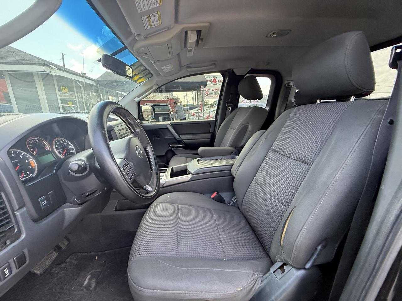 Nissan Titan SV King Cab 2WD 2011
