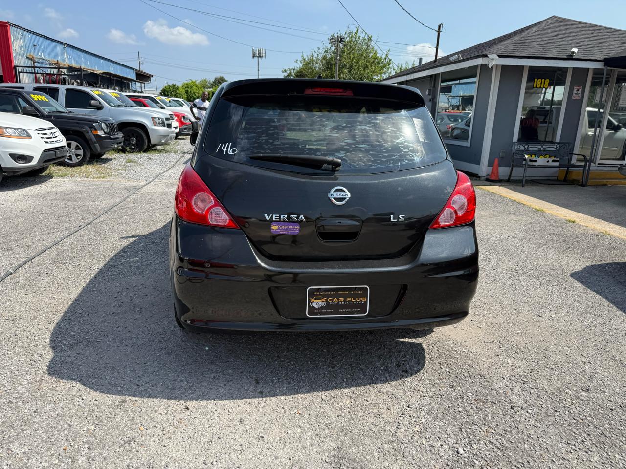Nissan Versa 1.8 SL Hatchback 2011