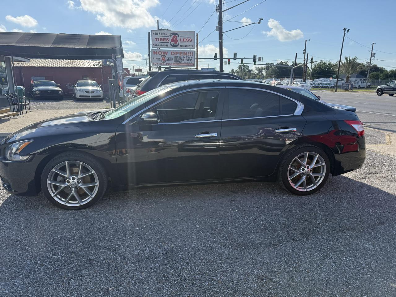 Nissan Maxima SV 2011