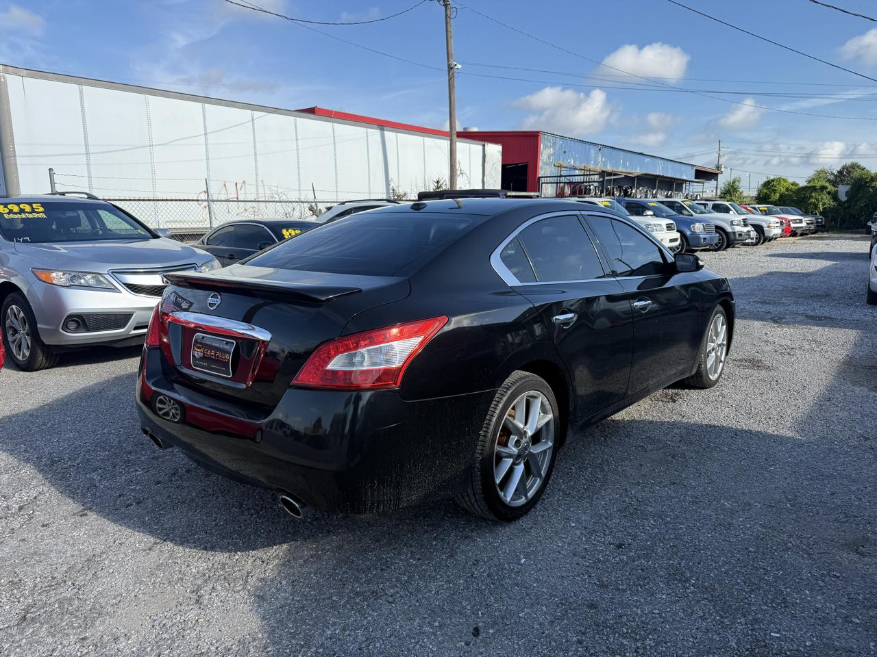 Nissan Maxima SV 2011