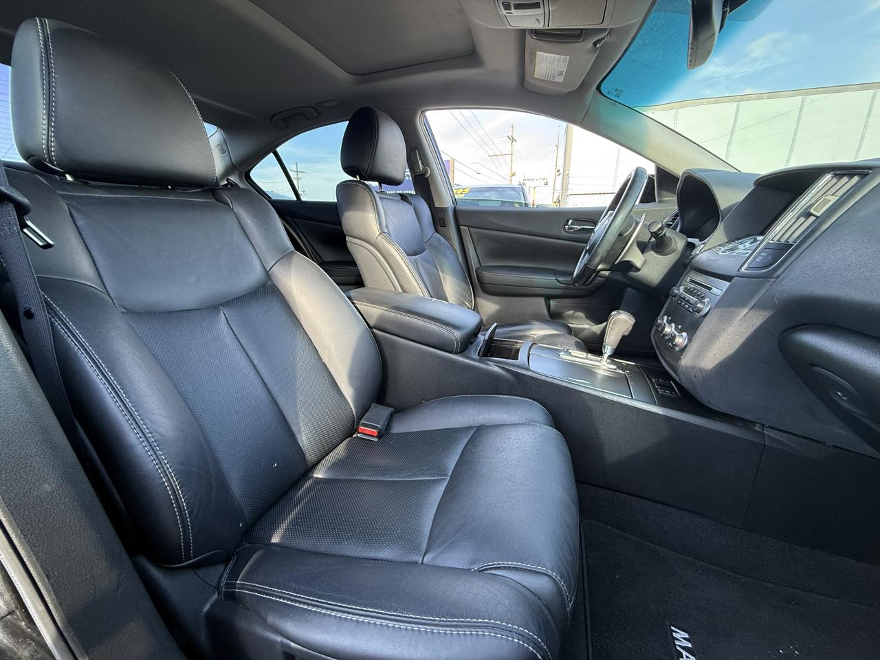 Nissan Maxima SV 2011
