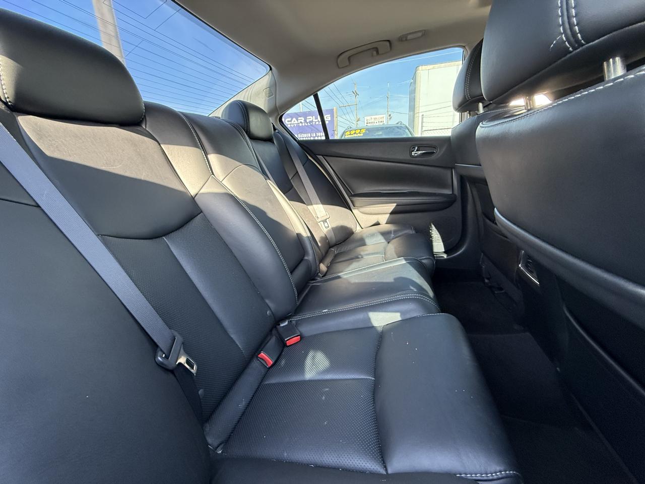 Nissan Maxima SV 2011