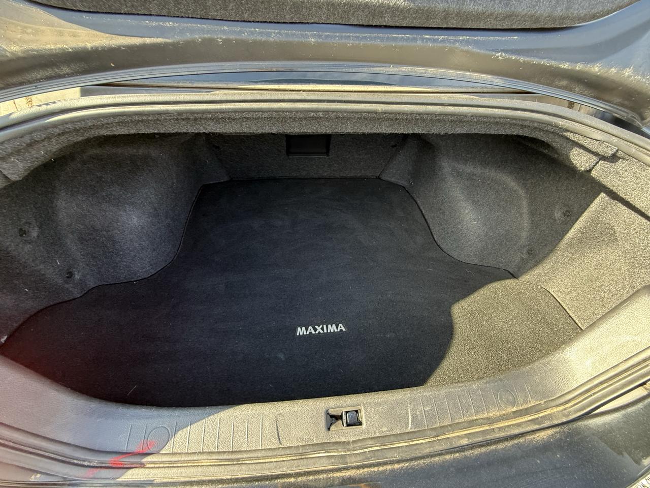 Nissan Maxima SV 2011
