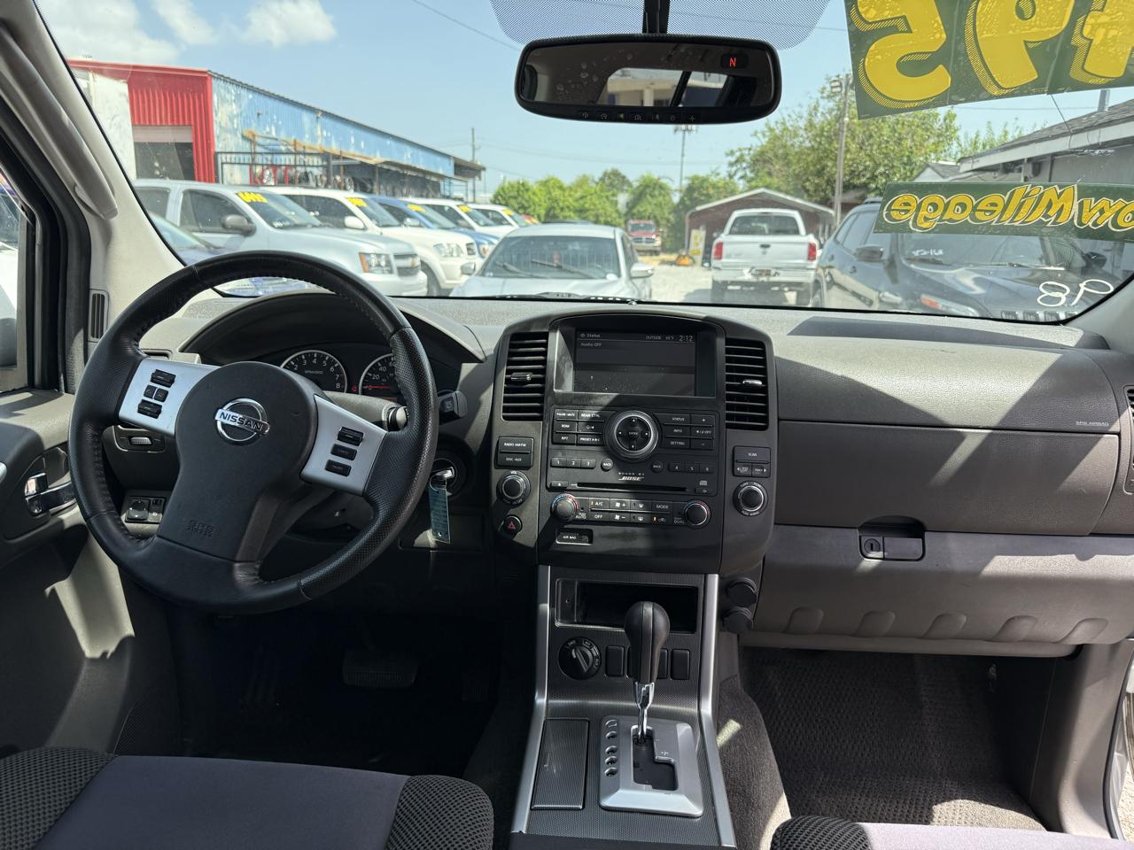 Nissan Pathfinder LE 4WD 2010