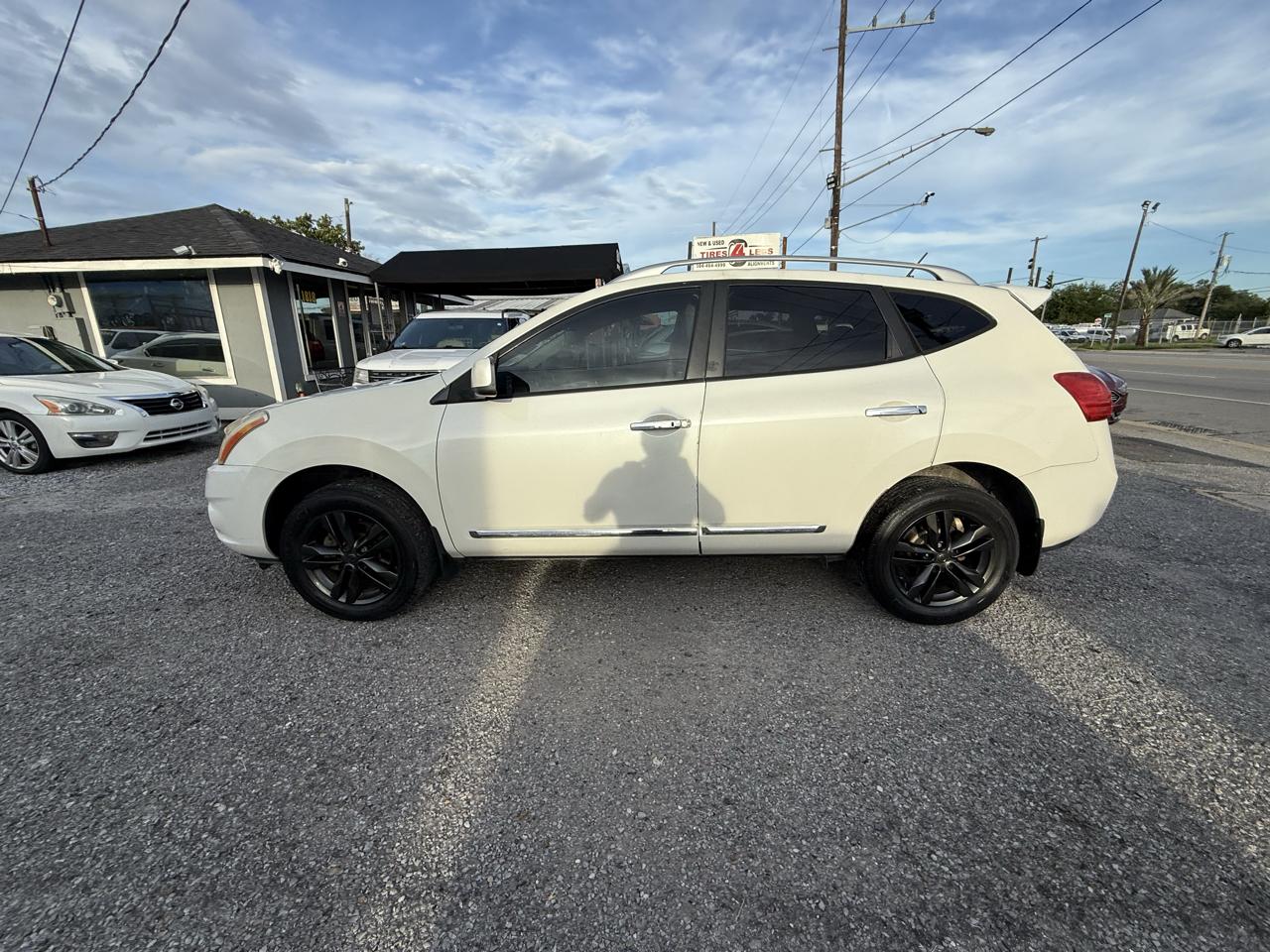 Nissan Rogue S FWD Krom Edition 2012