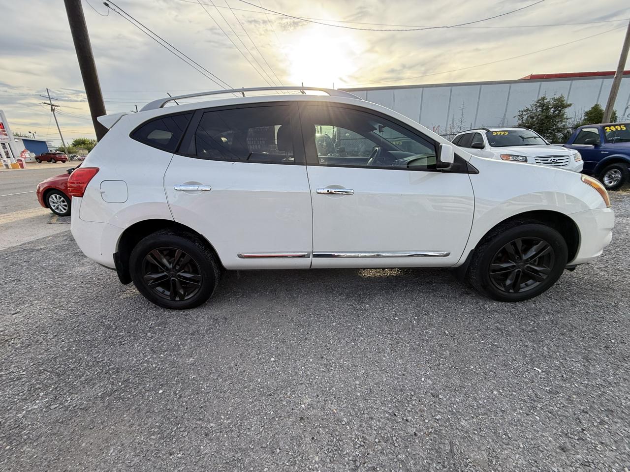 Nissan Rogue S FWD Krom Edition 2012
