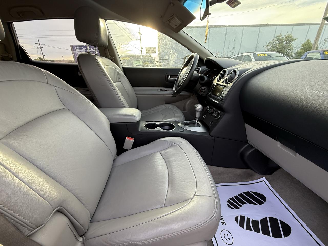 Nissan Rogue S FWD Krom Edition 2012