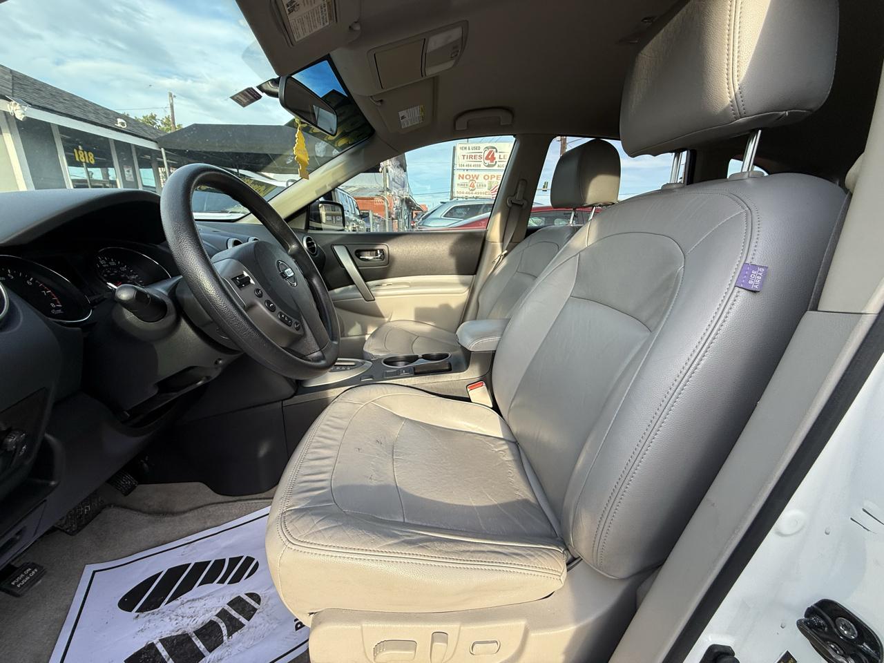 Nissan Rogue S FWD Krom Edition 2012