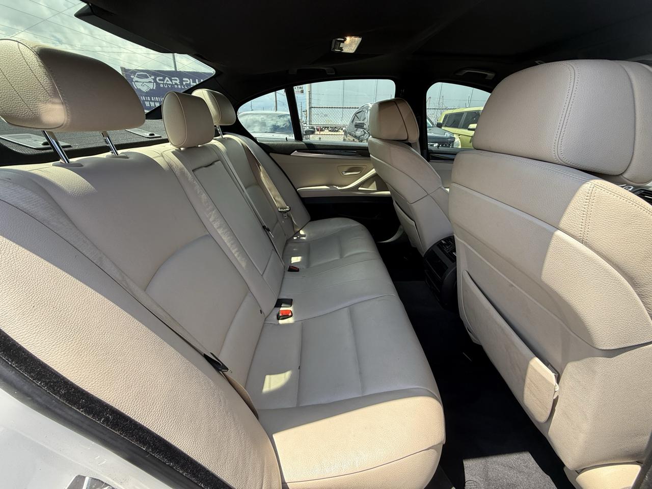 BMW 5-Series 550i 2012