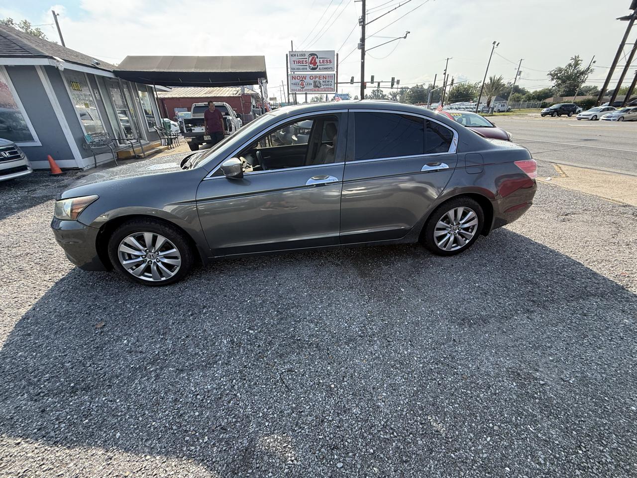 Honda Accord EX-L V-6 Sedan AT 2011