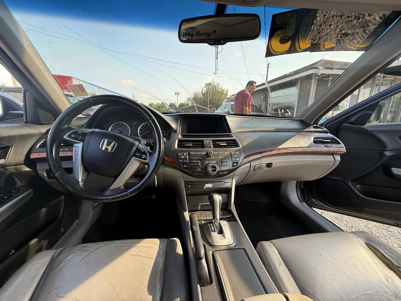 Honda Accord EX-L V-6 Sedan AT 2011