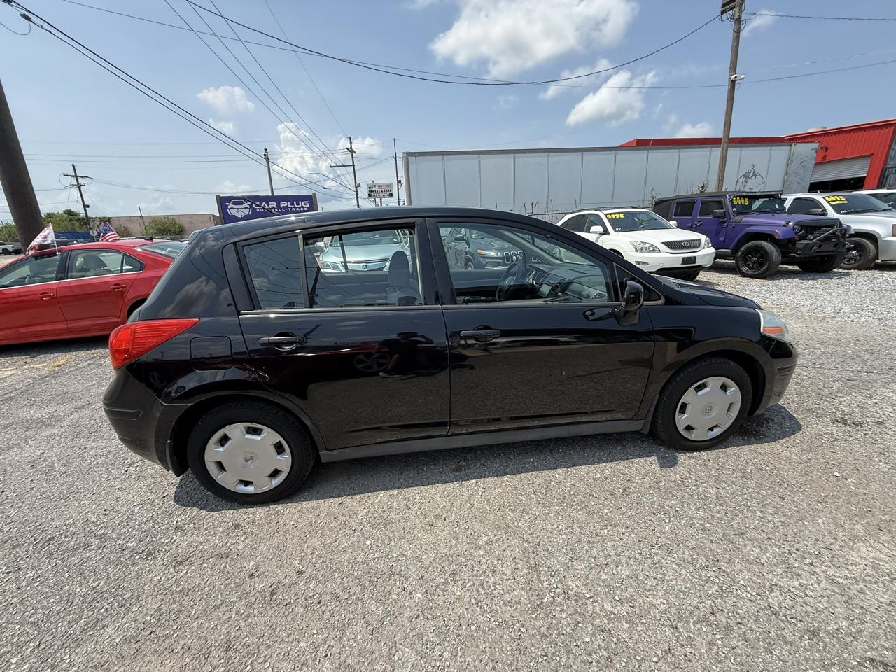 Nissan Versa 1.8 S Hatchback 2009