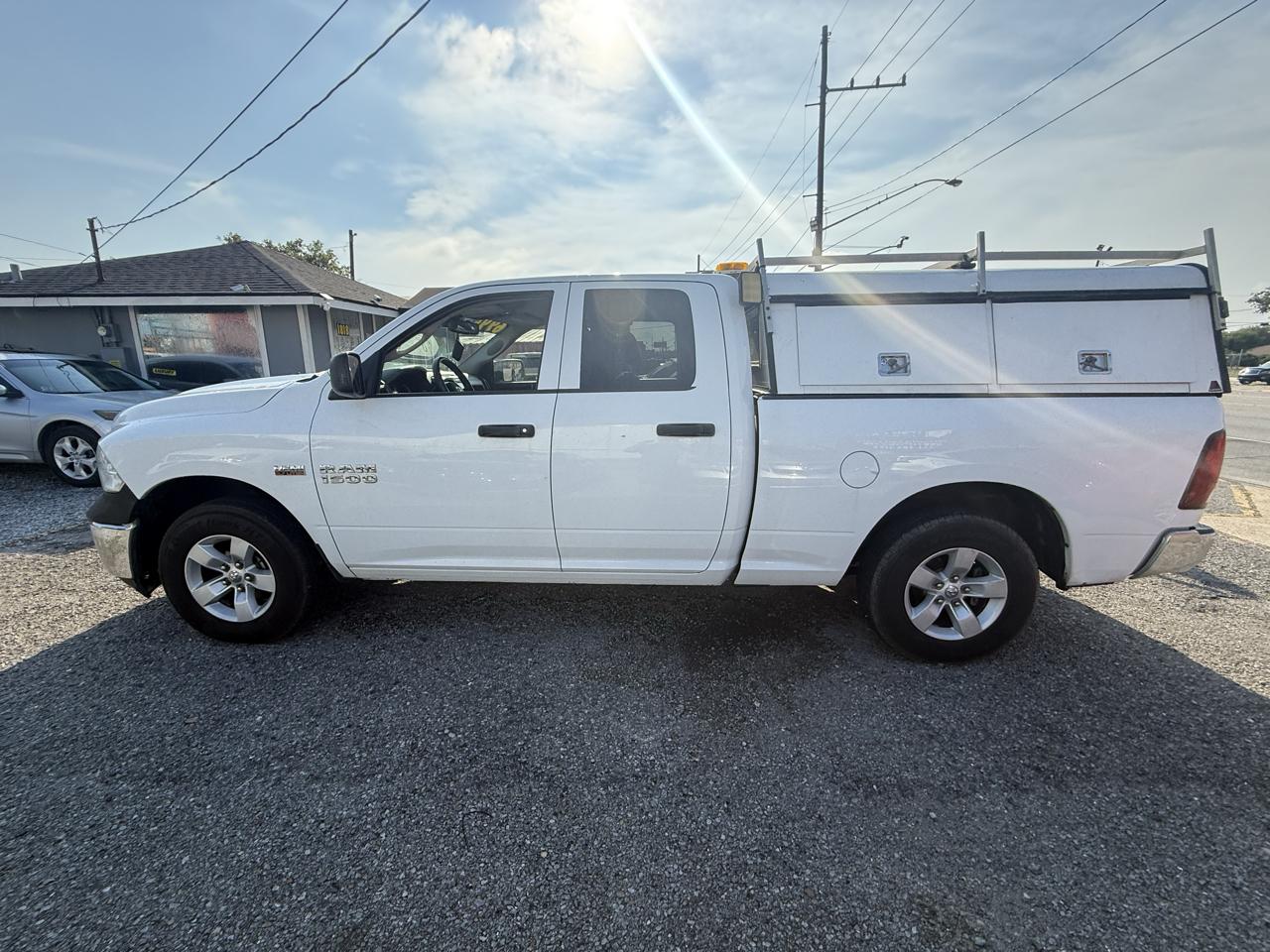 RAM 1500 Tradesman Quad Cab 4WD 2015