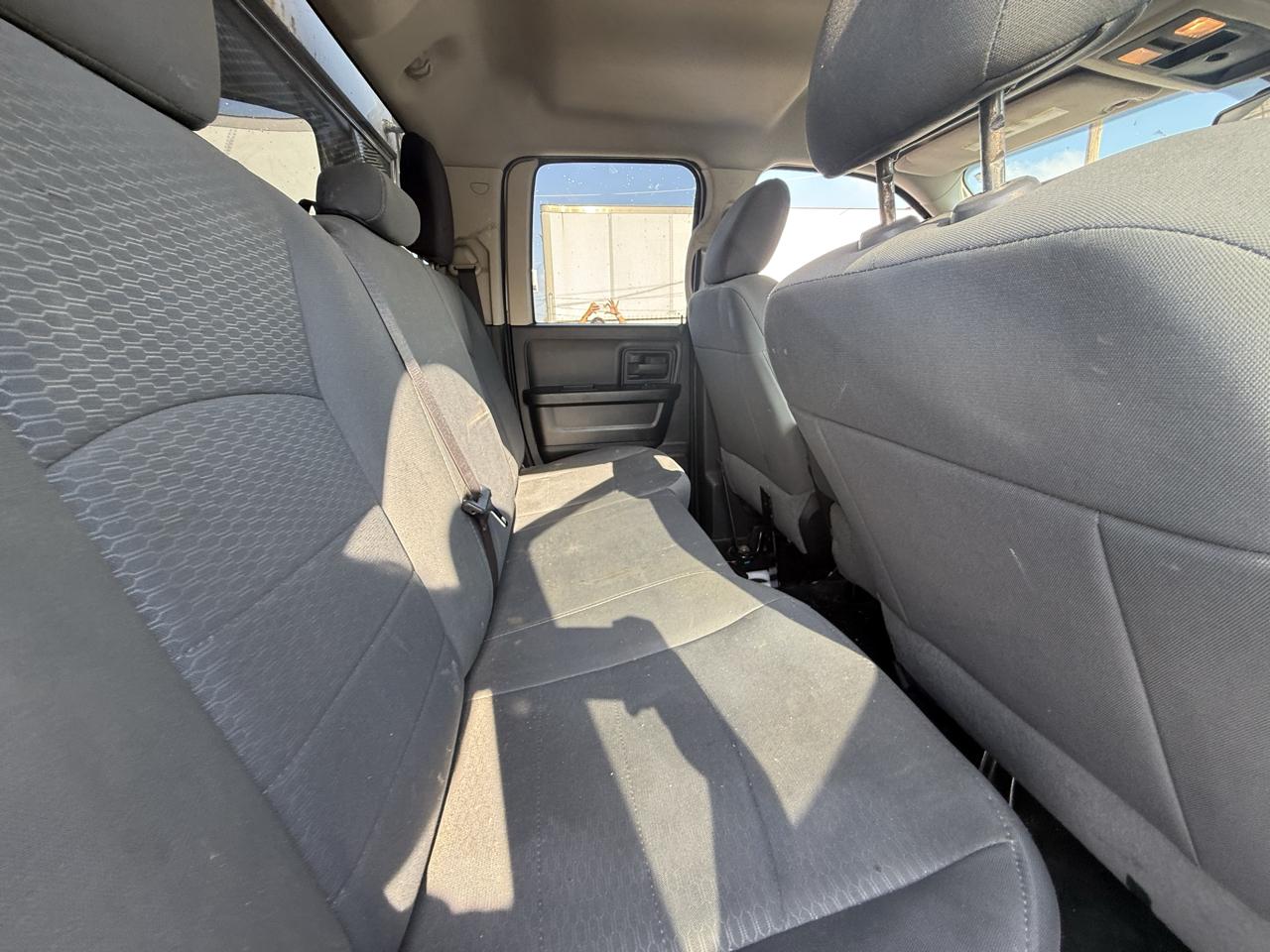 RAM 1500 Tradesman Quad Cab 4WD 2015