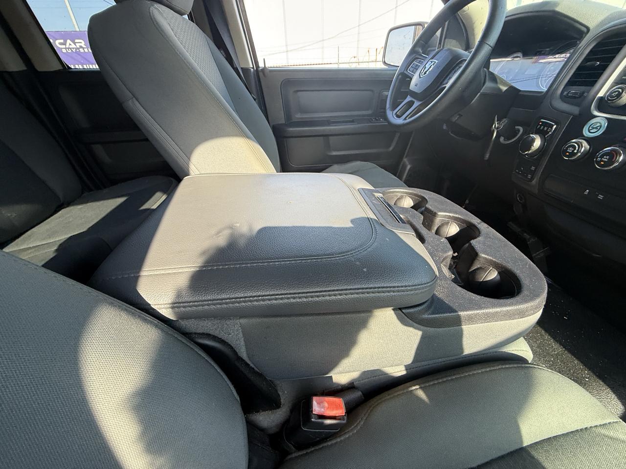 RAM 1500 Tradesman Quad Cab 4WD 2015