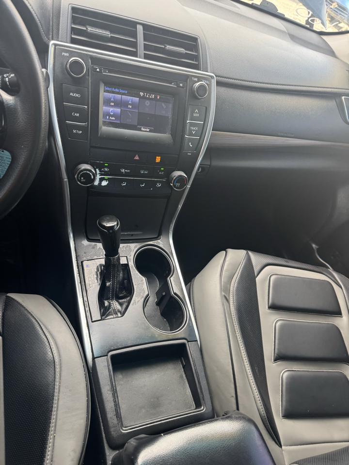 Toyota Camry SE 2015