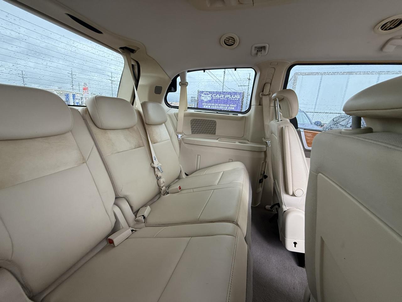 Chrysler Town & Country Limited 2009