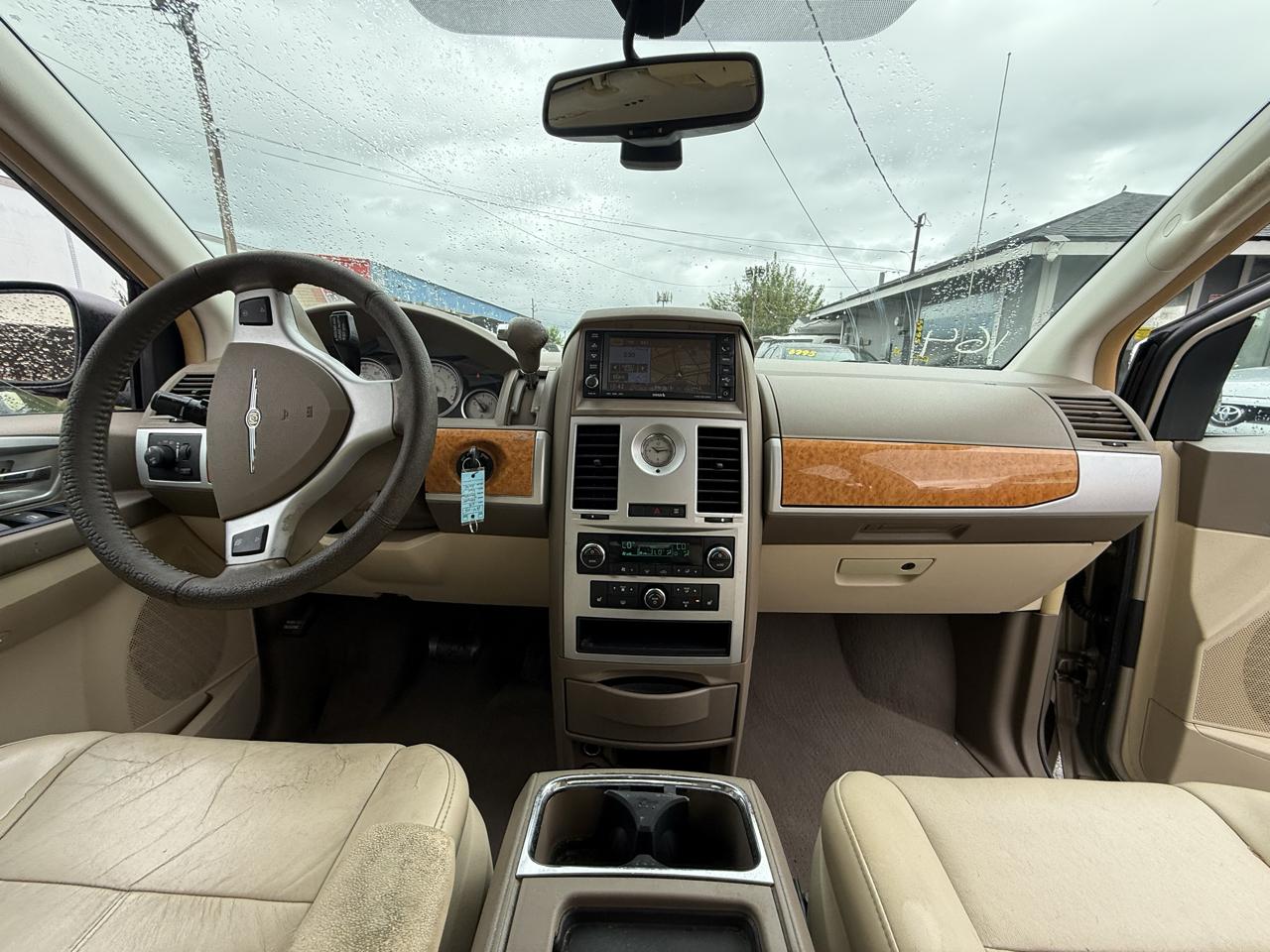 Chrysler Town & Country Limited 2009
