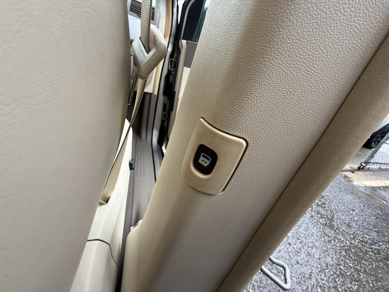 Chrysler Town & Country Limited 2009