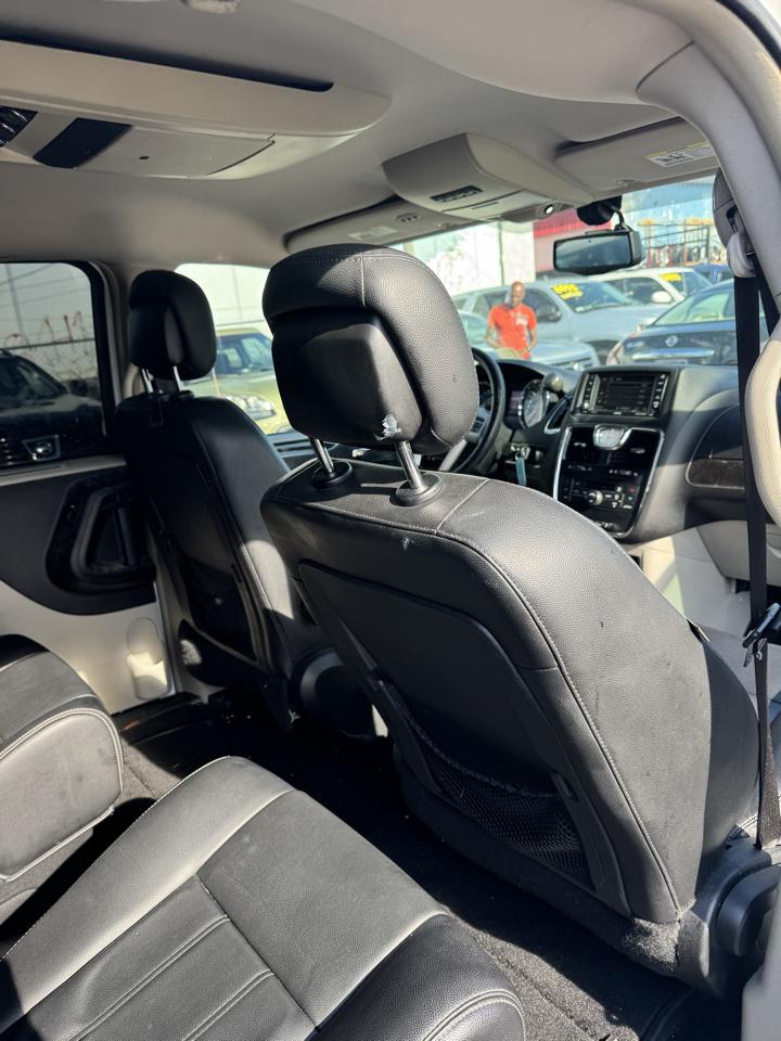 Chrysler Town & Country Touring 2014