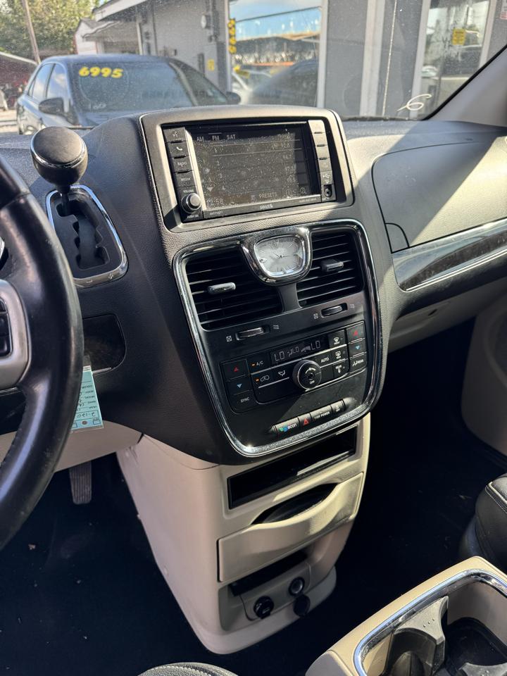 Chrysler Town & Country Touring 2014