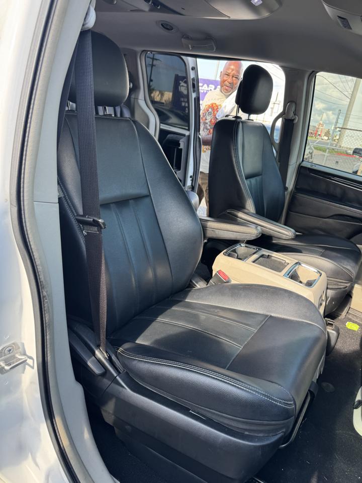 Chrysler Town & Country Touring 2014