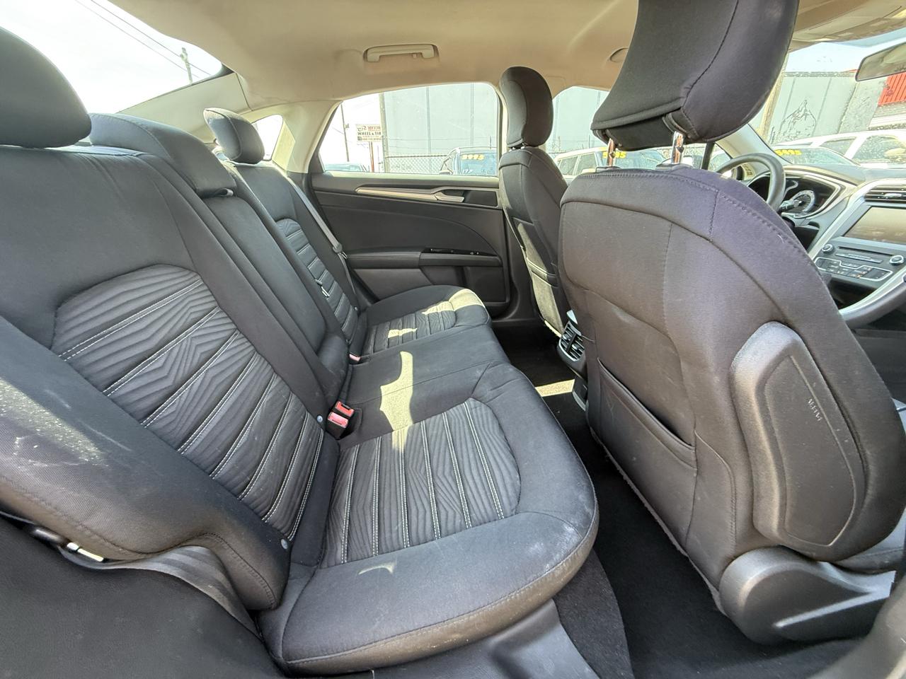 Ford Fusion SE 2016