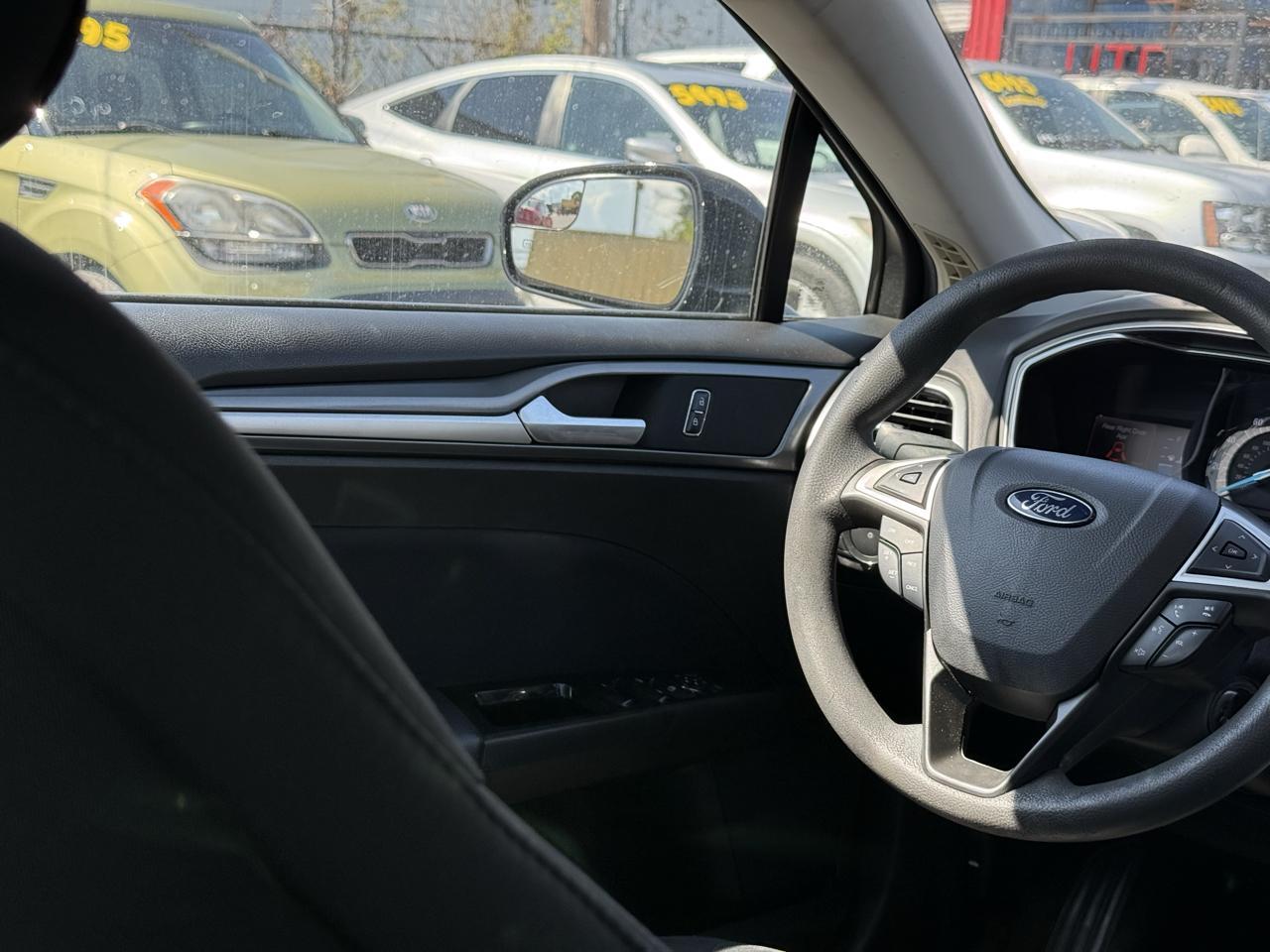 Ford Fusion SE 2016