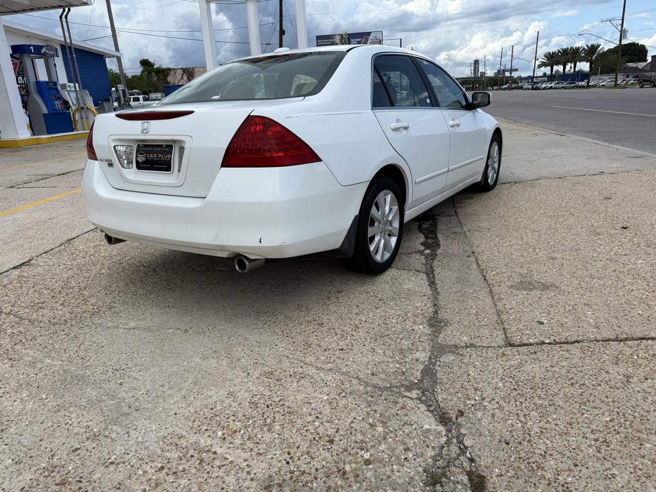 Honda Accord EX V-6 Sedan AT w/ Nav System/ XM Radio 2006